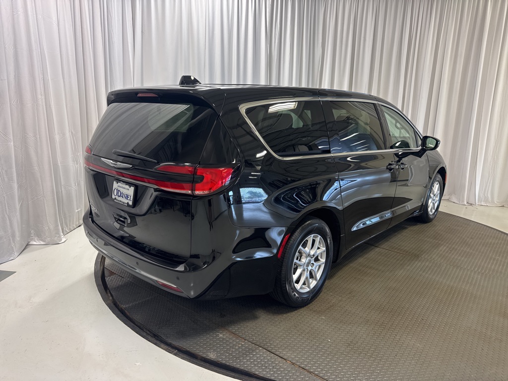 used 2024 Chrysler Pacifica car, priced at $32,372