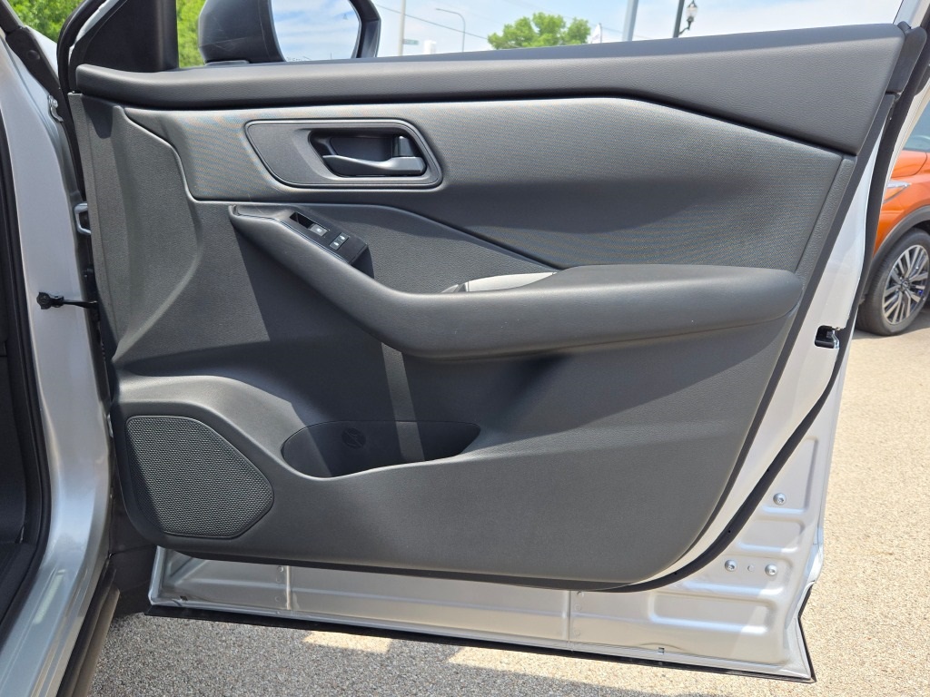used 2025 Nissan Rogue car, priced at $29,000