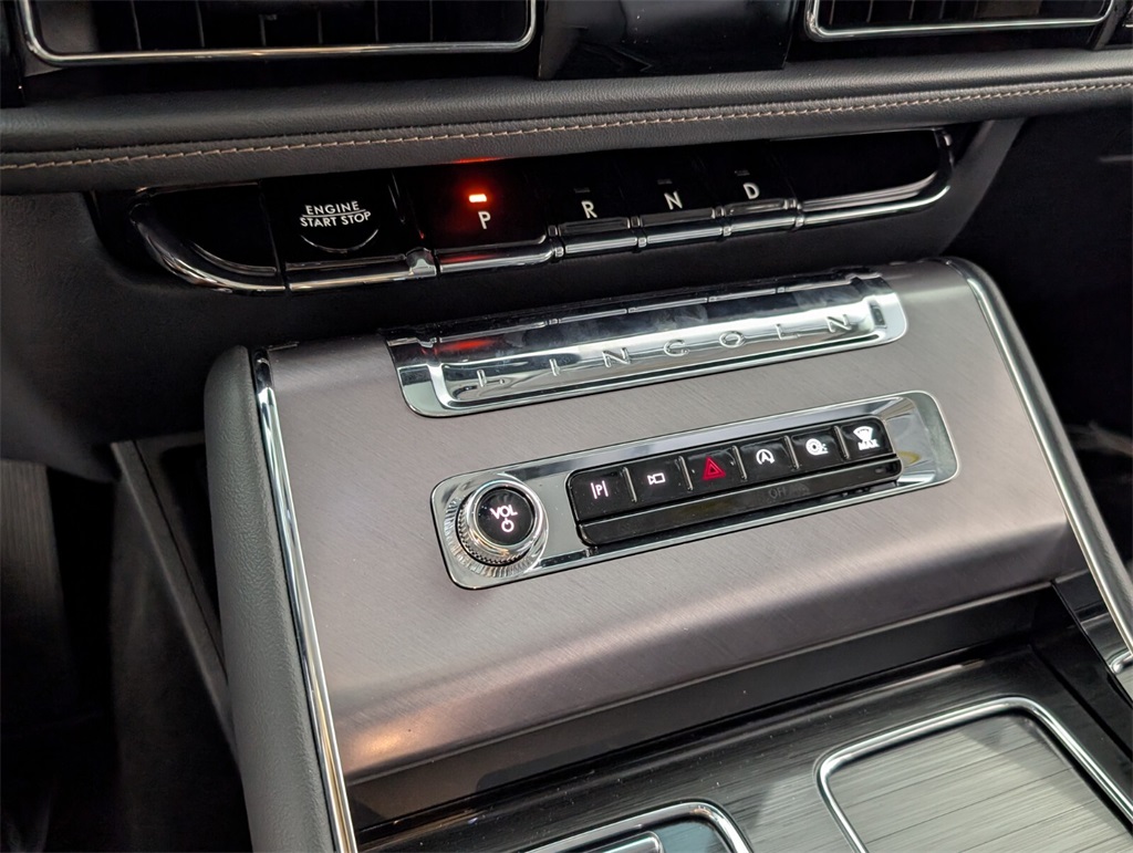 new 2025 Lincoln Aviator car, priced at $60,230