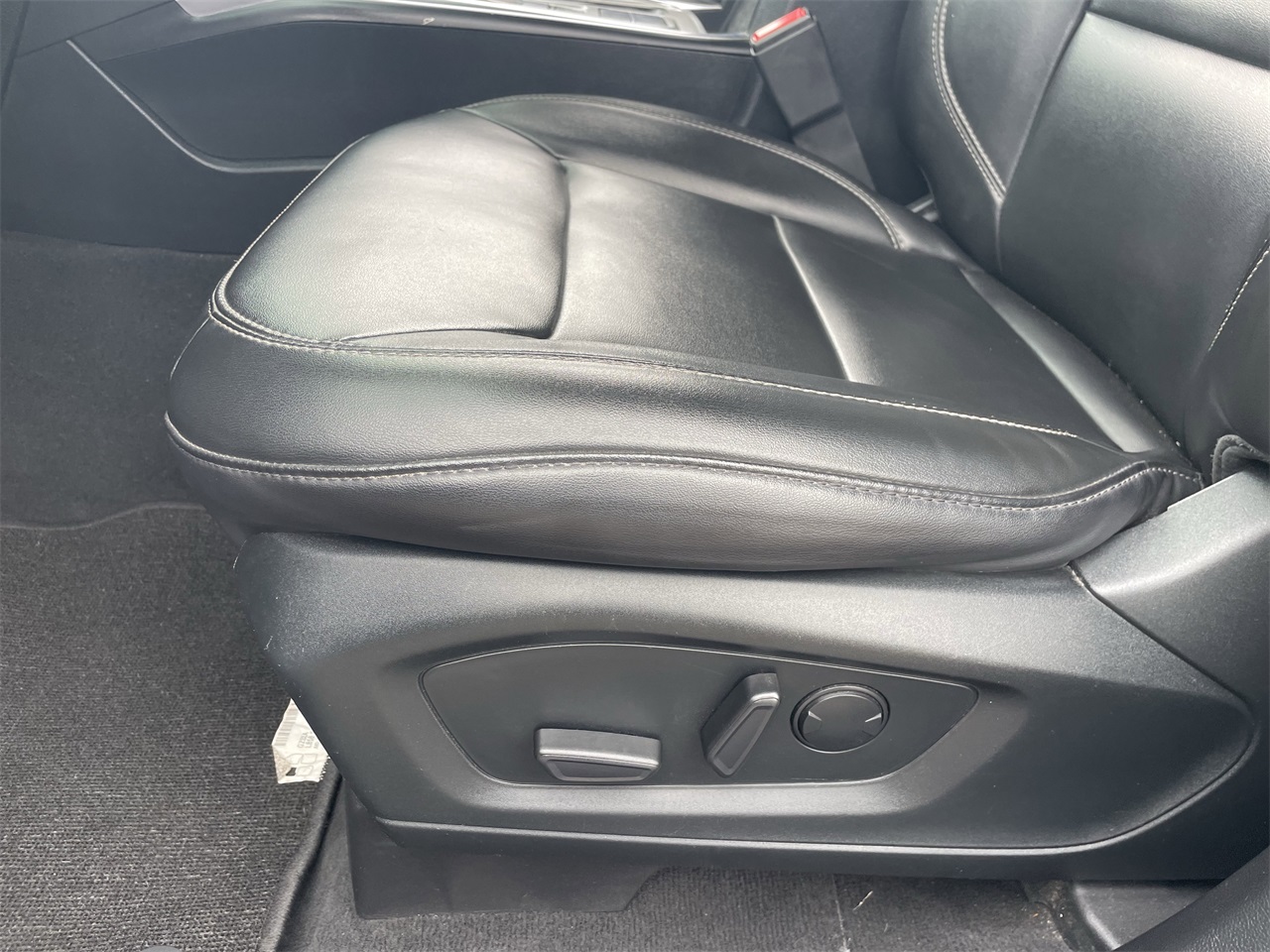 used 2022 Ford Explorer car, priced at $26,544