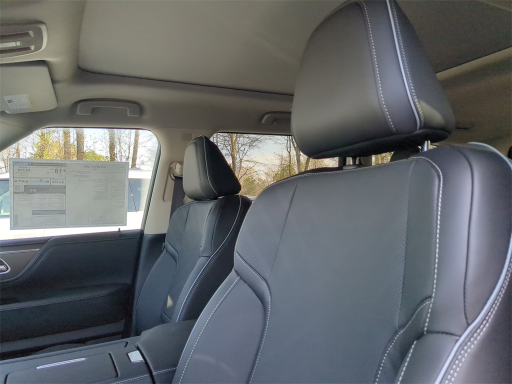 new 2025 INFINITI QX80 car, priced at $81,100