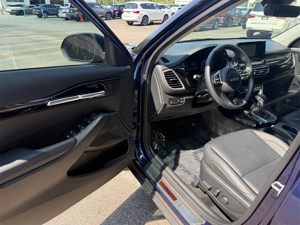 used 2023 Kia Seltos car, priced at $23,450