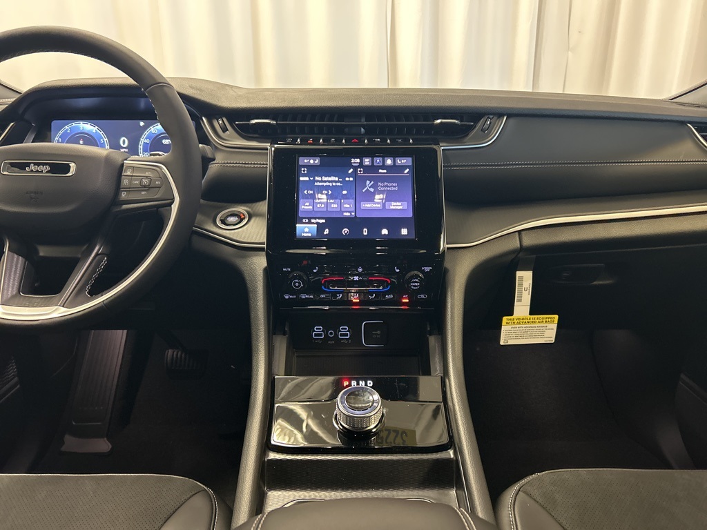 new 2025 Jeep Grand Cherokee car, priced at $46,525