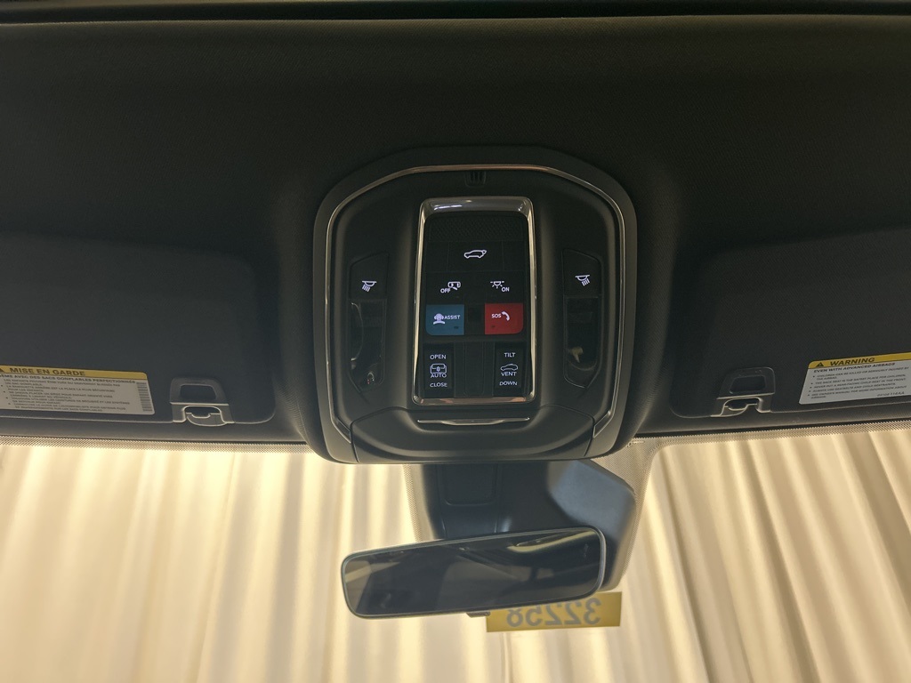 new 2025 Jeep Grand Cherokee car, priced at $46,525