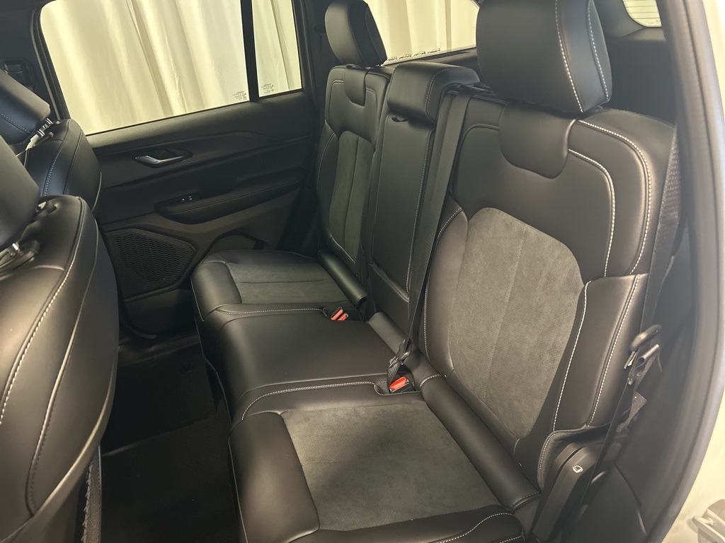 new 2025 Jeep Grand Cherokee car, priced at $46,525