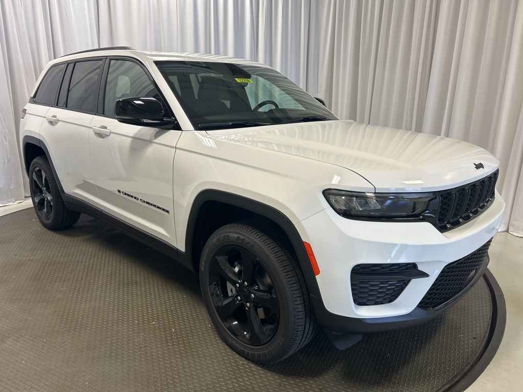new 2025 Jeep Grand Cherokee car, priced at $46,525