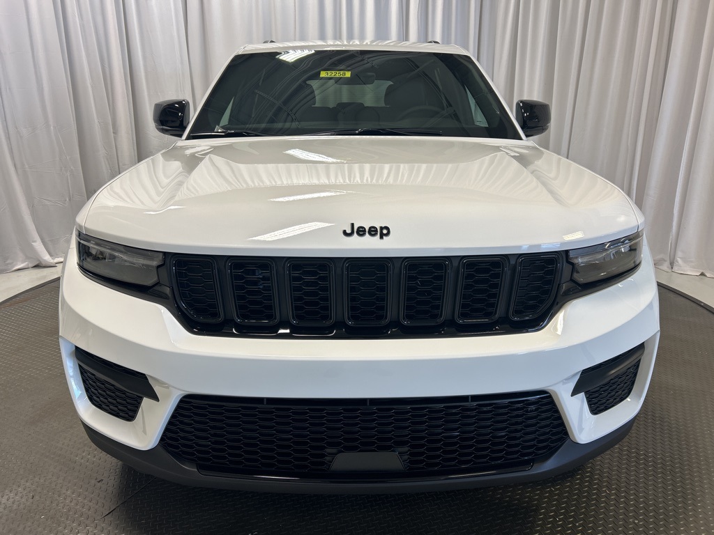 new 2025 Jeep Grand Cherokee car, priced at $46,525