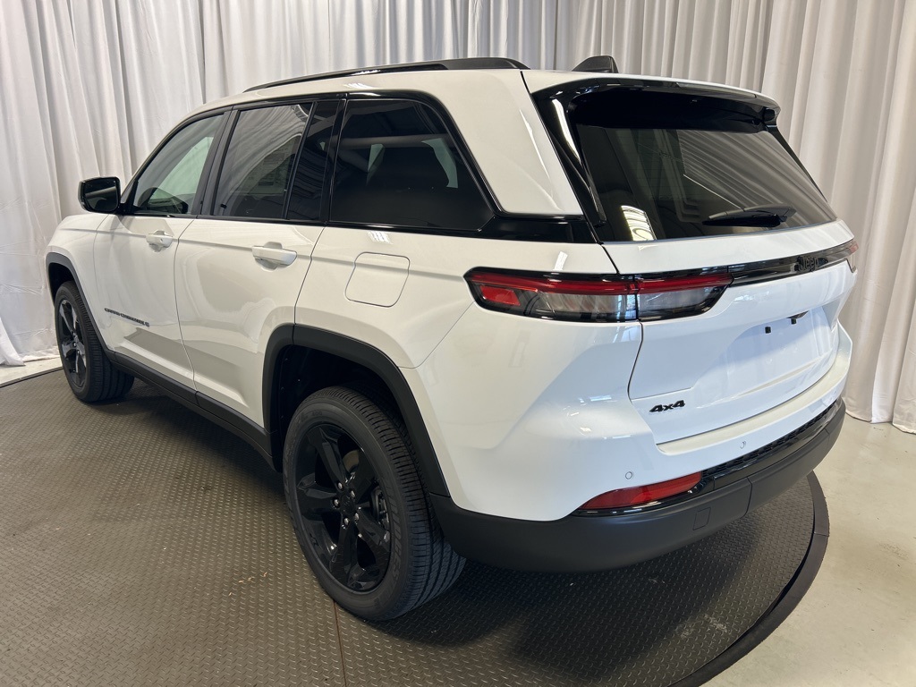 new 2025 Jeep Grand Cherokee car, priced at $46,525