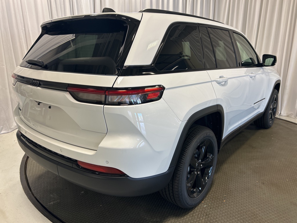 new 2025 Jeep Grand Cherokee car, priced at $46,525
