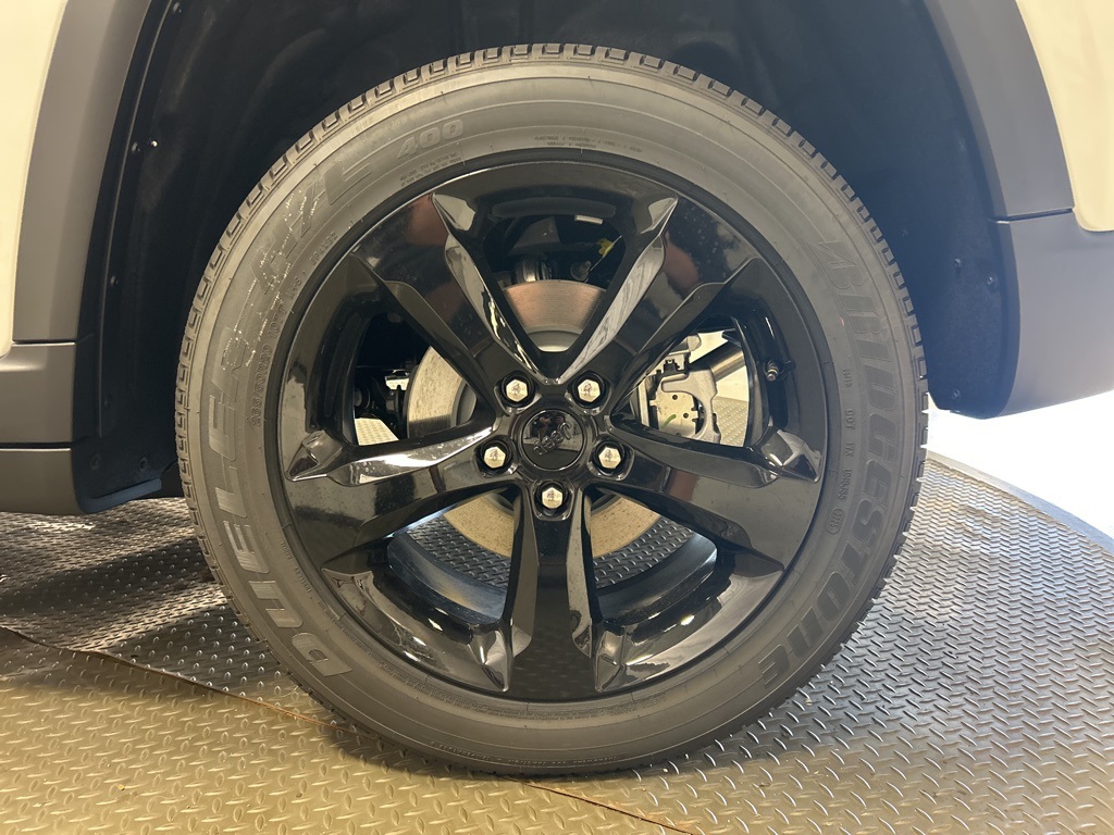new 2025 Jeep Grand Cherokee car, priced at $46,525