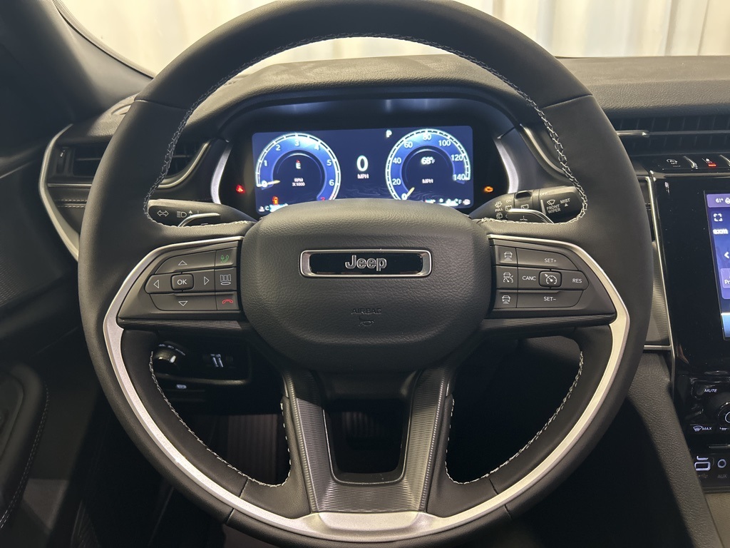 new 2025 Jeep Grand Cherokee car, priced at $46,525