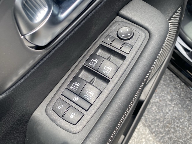 new 2025 Chrysler Pacifica car, priced at $40,856