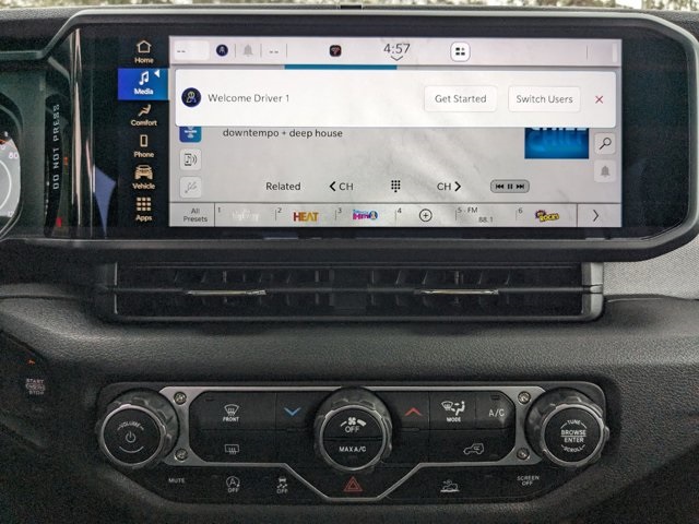 new 2025 Jeep Gladiator car, priced at $38,702