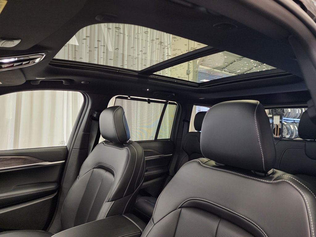new 2025 Jeep Grand Cherokee car, priced at $56,499