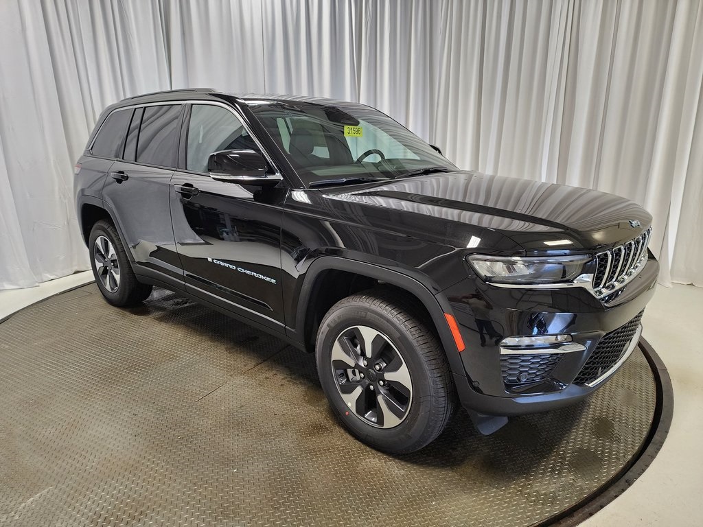 new 2025 Jeep Grand Cherokee car, priced at $56,499
