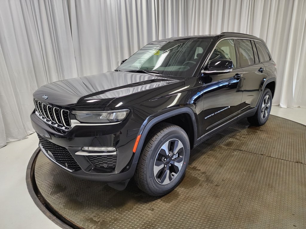 new 2025 Jeep Grand Cherokee car, priced at $56,499