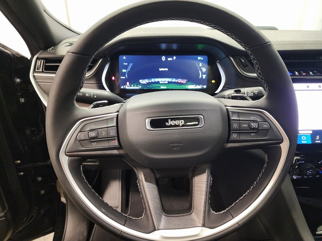 new 2025 Jeep Grand Cherokee car, priced at $56,499