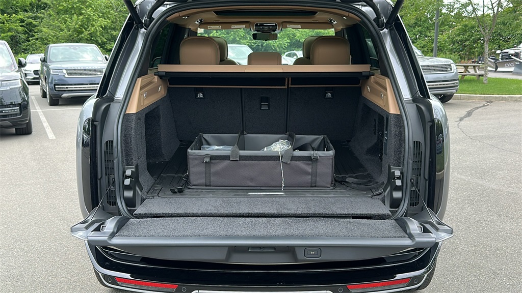 new 2025 Land Rover Range Rover Plug-In Hybrid car, priced at $126,880