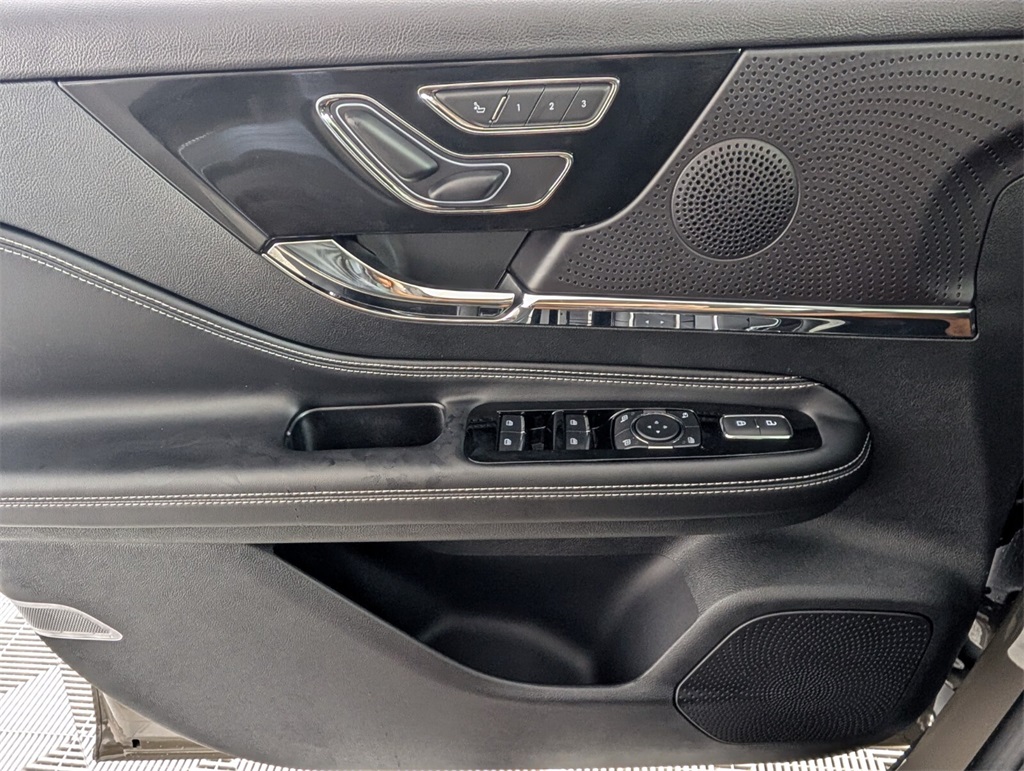 new 2025 Lincoln Corsair car, priced at $40,301