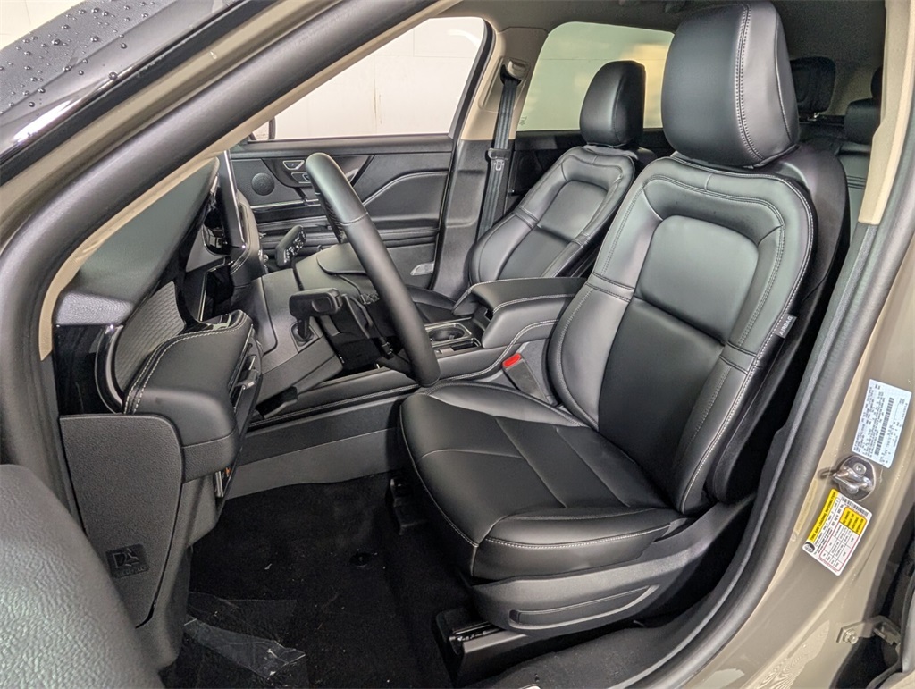 new 2025 Lincoln Corsair car, priced at $40,301