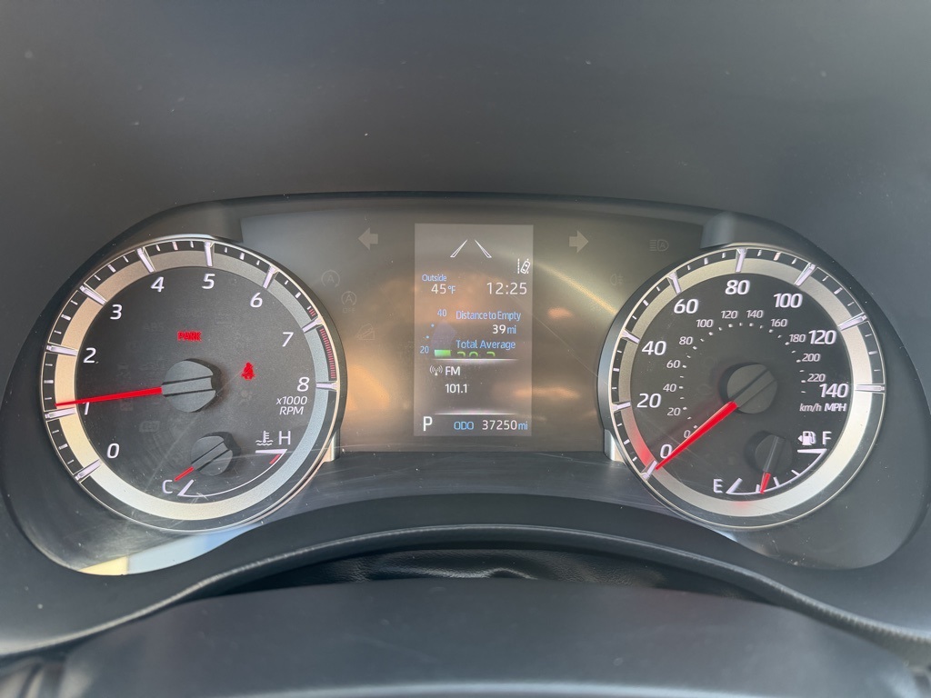 used 2022 Toyota Highlander car, priced at $31,903