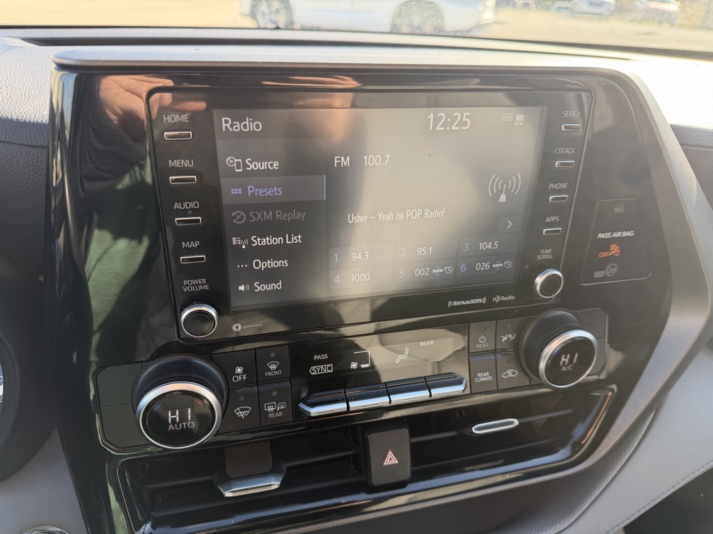 used 2022 Toyota Highlander car, priced at $31,903