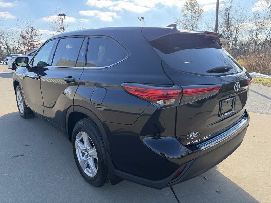 used 2022 Toyota Highlander car, priced at $31,903