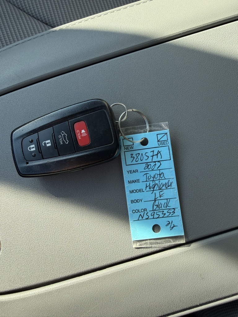 used 2022 Toyota Highlander car, priced at $31,903