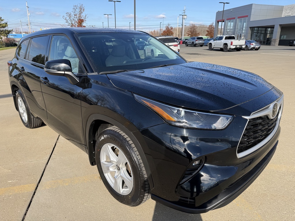 used 2022 Toyota Highlander car, priced at $31,903