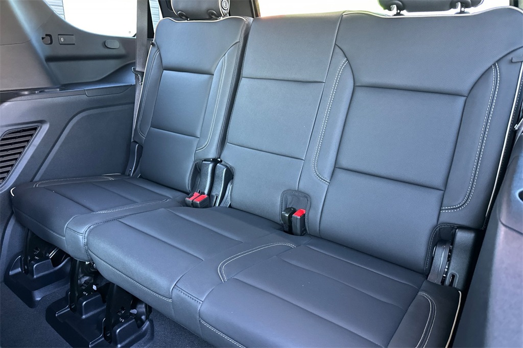 used 2025 GMC Yukon car, priced at $71,947