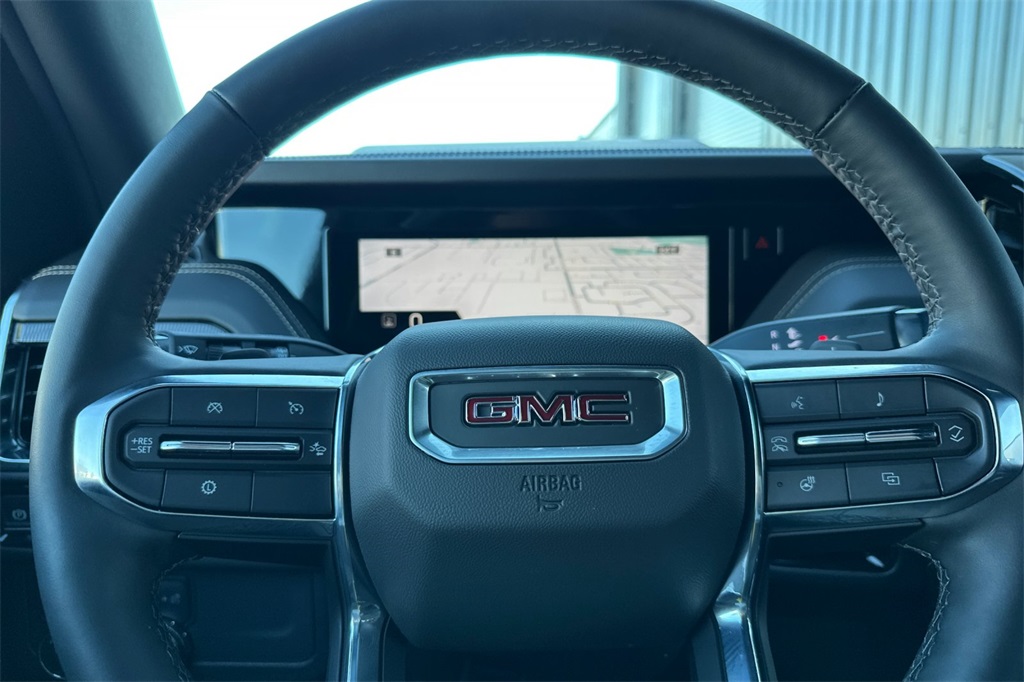 used 2025 GMC Yukon car, priced at $71,947