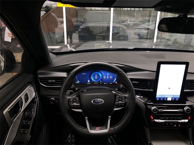 used 2024 Ford Explorer car, priced at $47,987