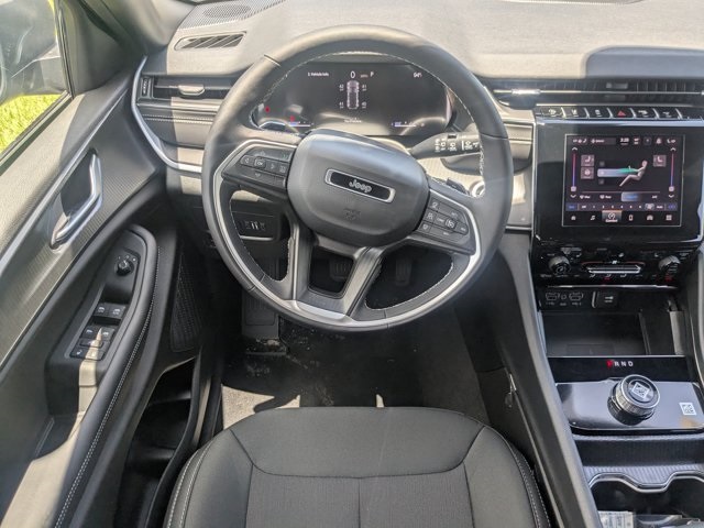 new 2025 Jeep Grand Cherokee car, priced at $30,920