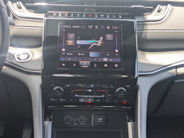 new 2025 Jeep Grand Cherokee car, priced at $30,920