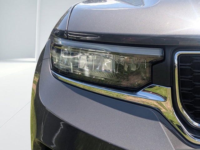new 2025 Jeep Grand Cherokee car, priced at $30,920