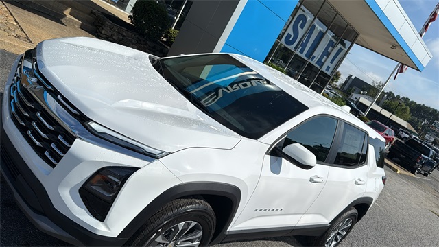 new 2026 Chevrolet Equinox car, priced at $30,735