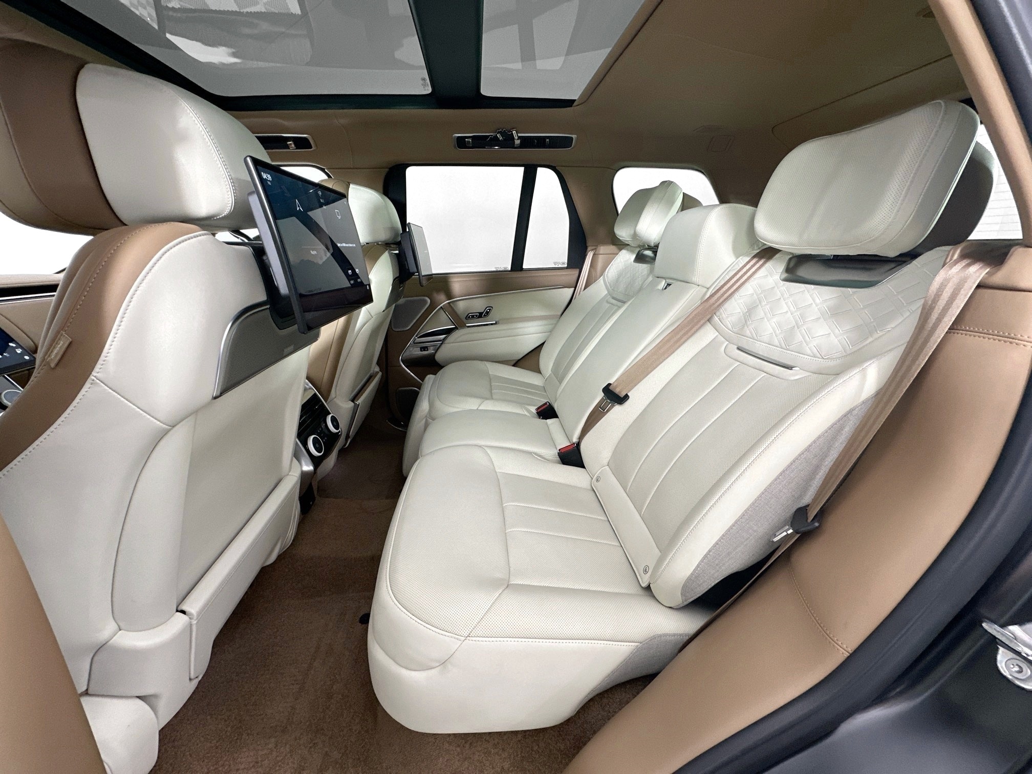 used 2023 Land Rover Range Rover car, priced at $164,998