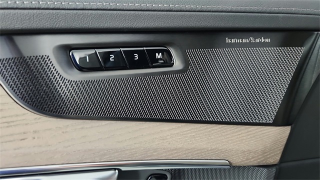new 2026 Volvo XC90 Plug-In Hybrid car, priced at $81,875