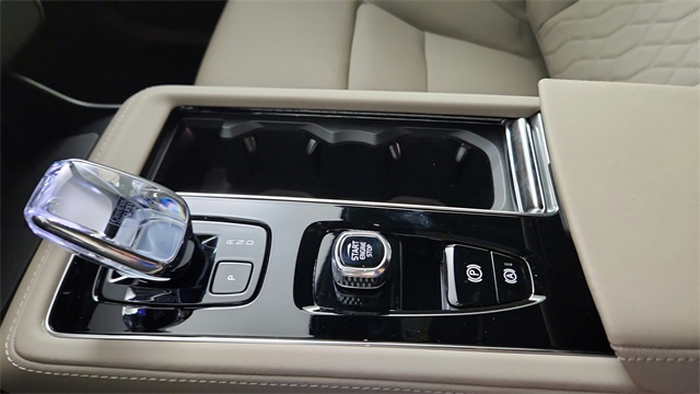 new 2026 Volvo XC90 Plug-In Hybrid car, priced at $81,875