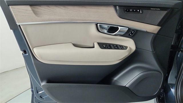 new 2026 Volvo XC90 Plug-In Hybrid car, priced at $81,875
