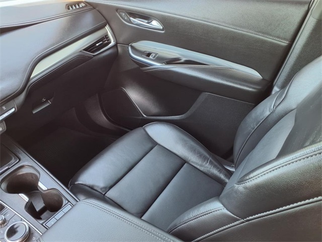 used 2022 Cadillac XT4 car, priced at $27,650
