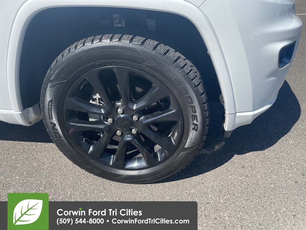 used 2020 Jeep Grand Cherokee car, priced at $27,989