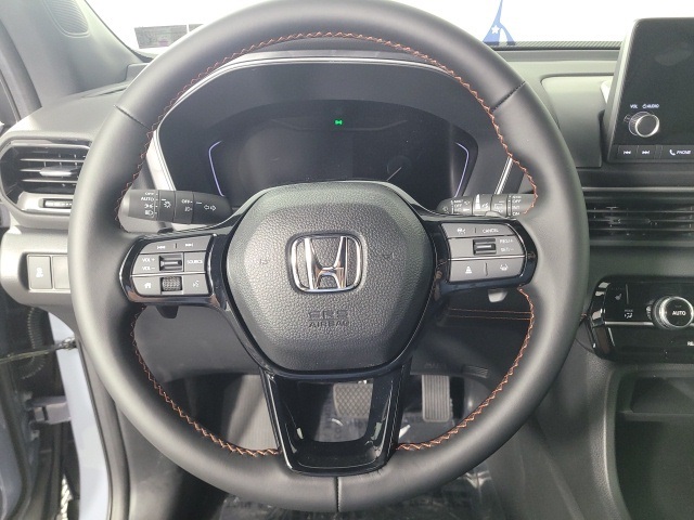 new 2025 Honda Pilot car, priced at $44,205