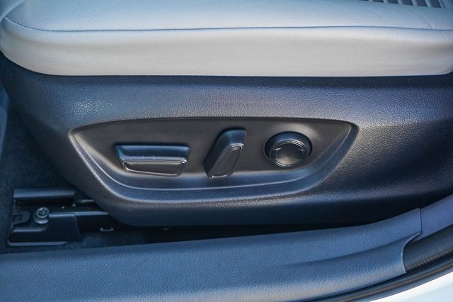 used 2022 Toyota Camry Hybrid car, priced at $27,293