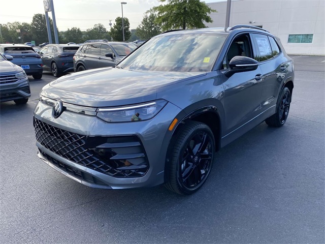 new 2025 Volkswagen Tiguan car, priced at $39,486