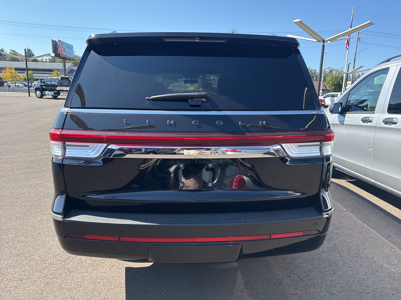 used 2022 Lincoln Navigator car, priced at $64,998