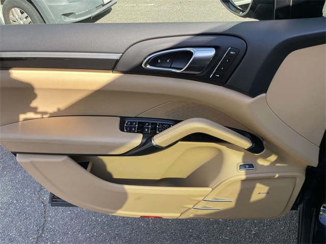 used 2018 Porsche Cayenne E-Hybrid car, priced at $22,657