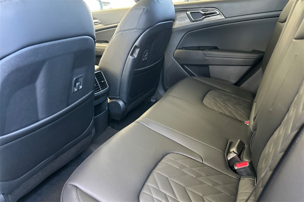 new 2025 Kia Sportage Plug-In Hybrid car, priced at $41,875