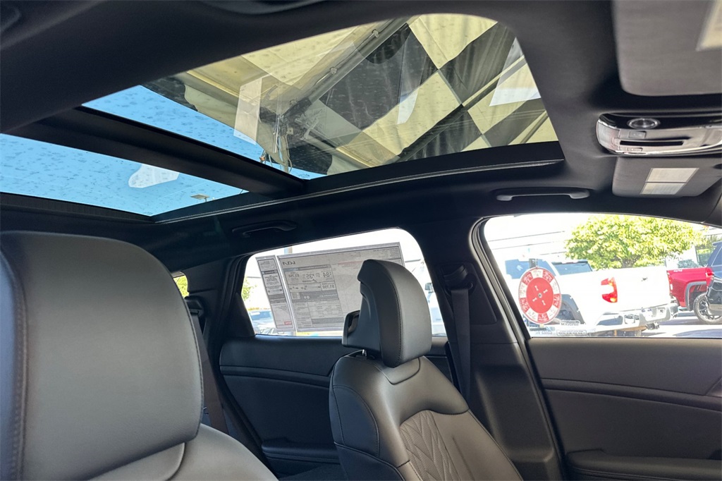 new 2025 Kia Sportage Plug-In Hybrid car, priced at $41,875