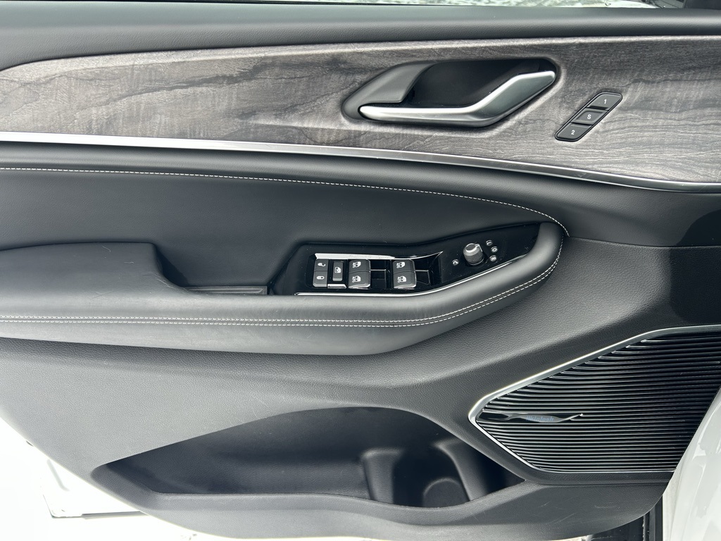 used 2021 Jeep Grand Cherokee L car, priced at $28,548